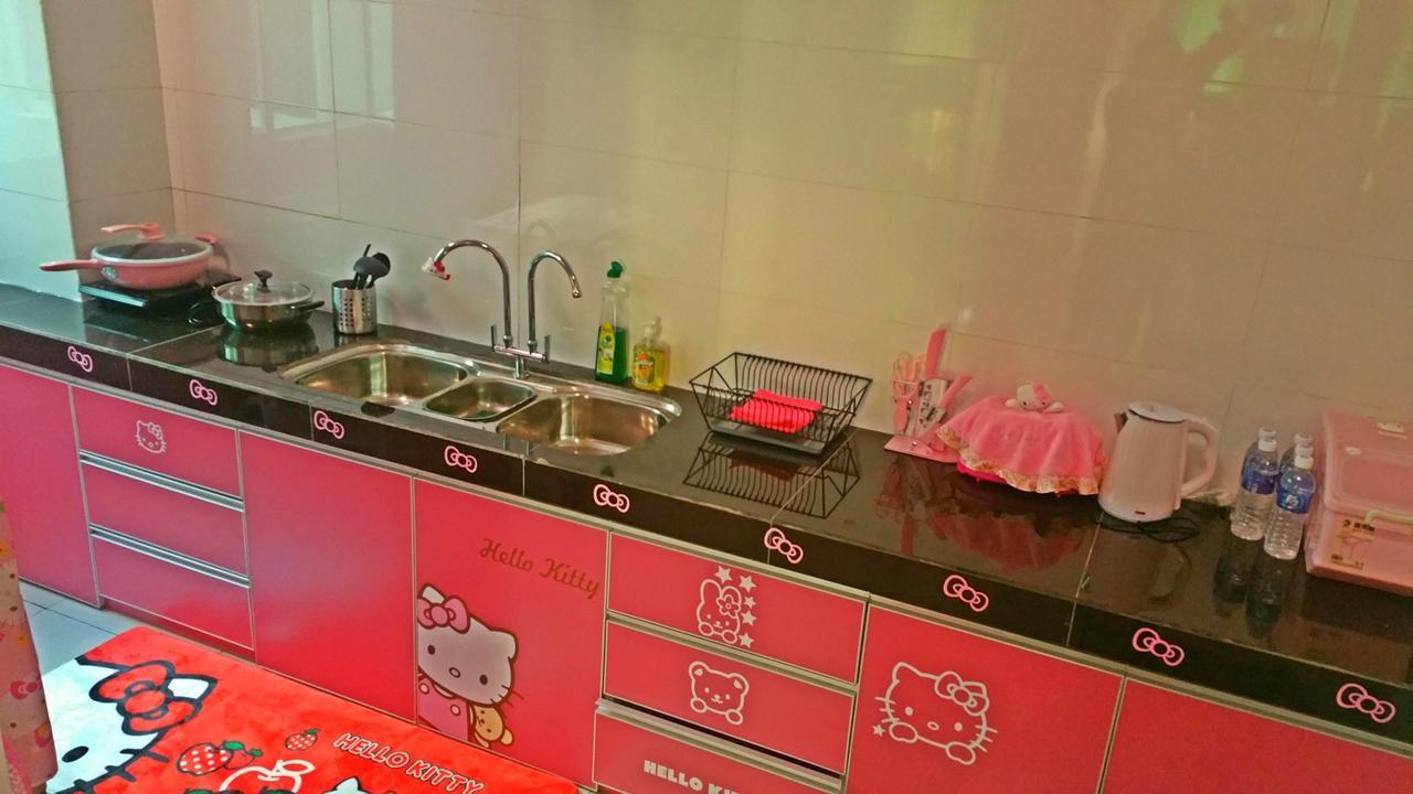 Hello Kitty Signature Suite Сандакан Экстерьер фото